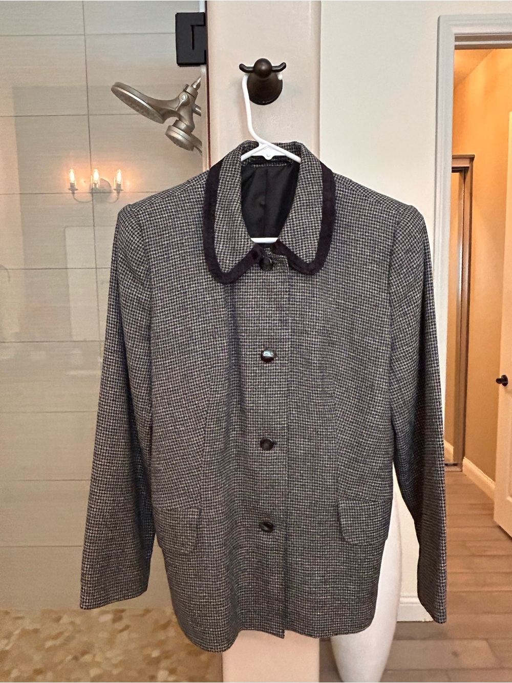 Gray Houndstooth Women's Blazer Jacket with Contrast Collar